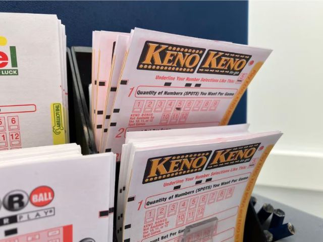 Keno có 3 loại hình chơi đó là keno đơn giản, lớn/nhỏ và chẵn/lẻ Keno có 3 loại hình chơi đó là keno đơn giản, lớn/nhỏ và chẵn/lẻ
